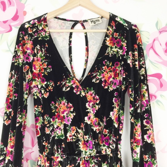 Show Me Your Mumu Floral Velvet Kelsey Romper XS - Picture 3 of 7